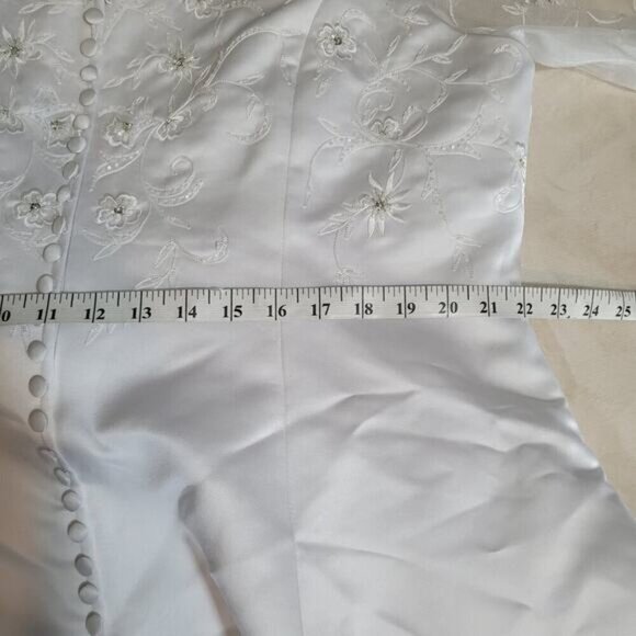 Venus Bridal Satin Beaded Princess Wedding Dress with Rouched Waist -‎ Size 24 - Picture 8 of 12